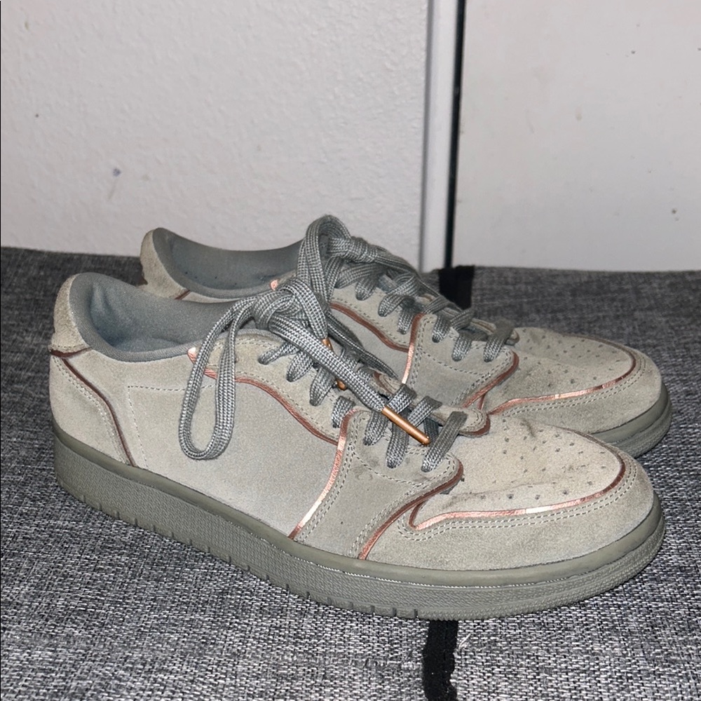 Nike Women's Sneakers - Gray and Tan